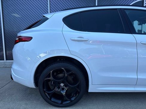 Used 2023 Alfa Romeo Stelvio Estrema AWD/4WD image 5