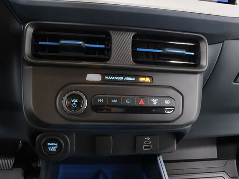 Used 2025 Ford Maverick XLT w/ XLT Luxury Package FWD image 9