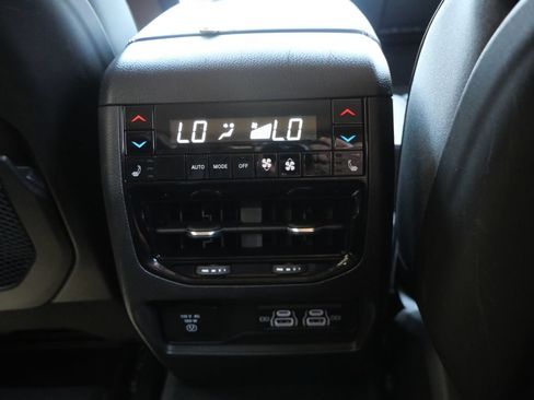 Used 2023 Jeep Grand Cherokee Overland w/ Luxury Tech Group IV AWD/4WD image 12