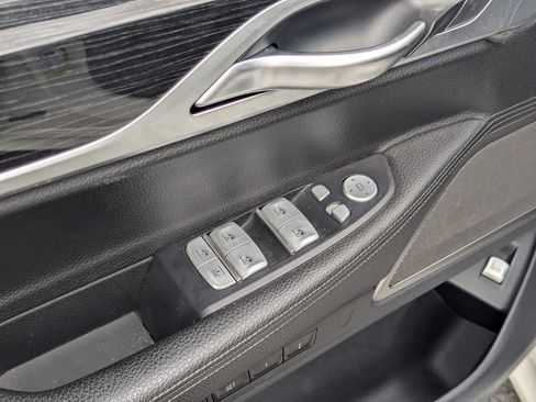 Used 2019 BMW 740i w/ M Sport Package RWD image 28