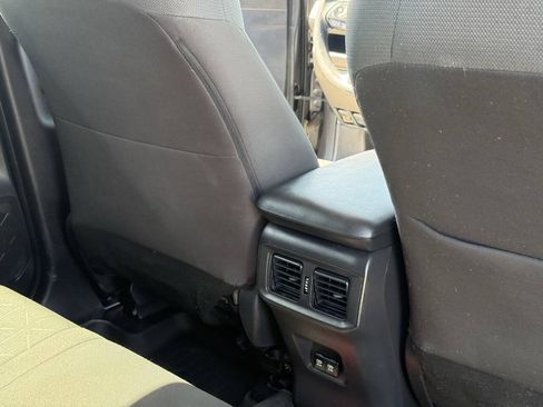 Used 2020 Toyota RAV4 XLE FWD image 5