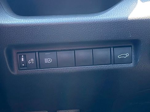 Used 2021 Toyota RAV4 XLE Premium FWD image 28