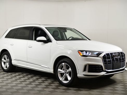 Used 2022 Audi Q7 Premium w/ Convenience Package image 6