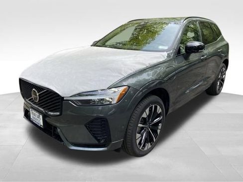 New 2026 Volvo XC60 T8 Plus AWD/4WD image 3