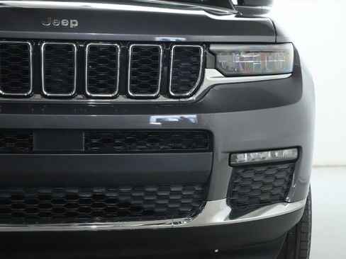 Used 2023 Jeep Grand Cherokee L Limited AWD/4WD image 8