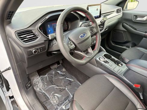Used 2025 Ford Escape ST-Line w/ Cold Weather Package AWD/4WD image 21