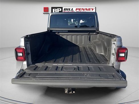 Used 2020 Jeep Gladiator Overland image 13