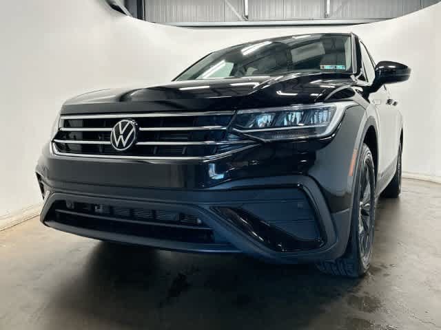 Used 2024 Volkswagen Tiguan SE w/ Panoramic Sunroof Package AWD/4WD image 29