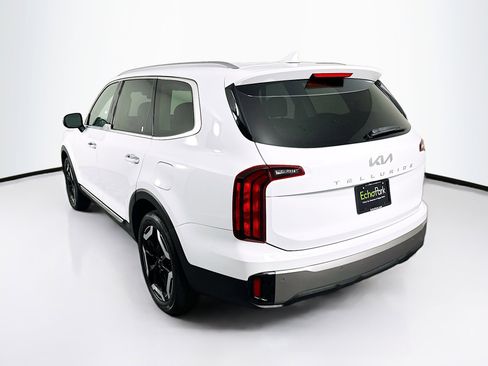 Used 2025 Kia Telluride S image 5