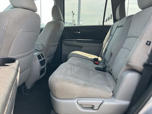 Used 2018 Honda Pilot EX image 15