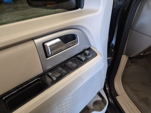 Used 2014 Ford Expedition Limited w/ Equipment Group 301A RWD image 9