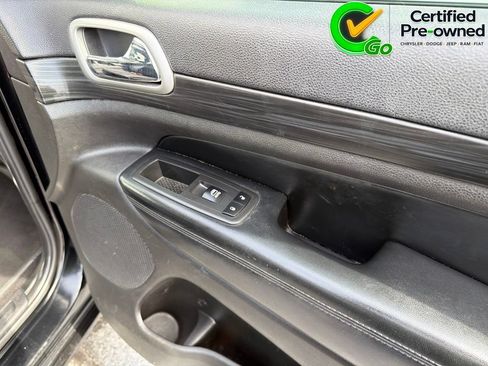 Used 2019 Jeep Grand Cherokee Altitude RWD image 30