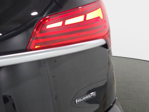 Used 2023 Audi Q5 2.0T Prestige AWD/4WD image 31