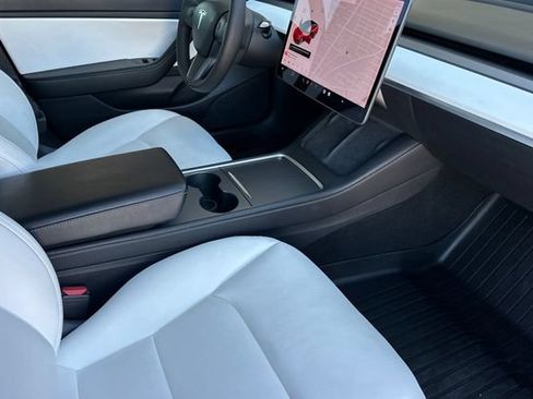 Used 2021 Tesla Model 3 Standard Range Plus RWD image 19