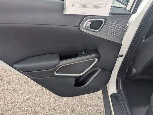 Used 2024 Kia Soul LX w/ Option Group 015 FWD image 10