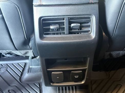 Used 2020 Ford Edge ST-Line image 8