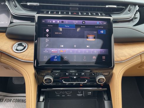 Used 2025 Jeep Grand Cherokee L Summit image 12