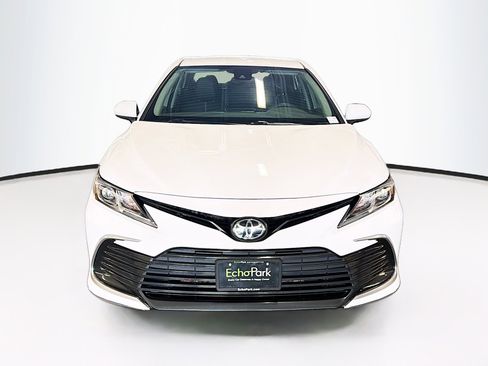 Used 2021 Toyota Camry LE FWD image 30