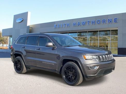 Used 2017 Jeep Grand Cherokee Laredo AWD/4WD image 1
