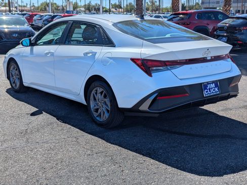 Certified 2024 Hyundai Elantra SEL image 4