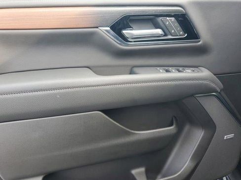 New 2026 GMC Yukon Denali w/ Sun & Power Step Package image 18