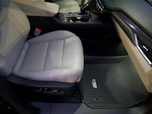 Certified 2021 Cadillac XT4 Luxury w/ Cold Weather Package image 15