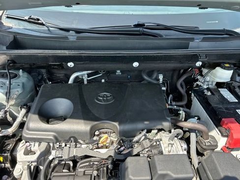 Used 2022 Toyota RAV4 XLE Premium FWD image 35