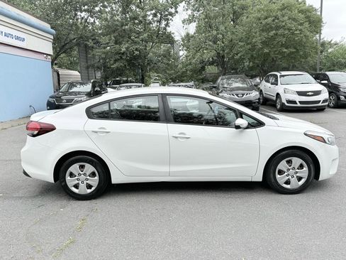 Used 2017 Kia Forte LX FWD image 8