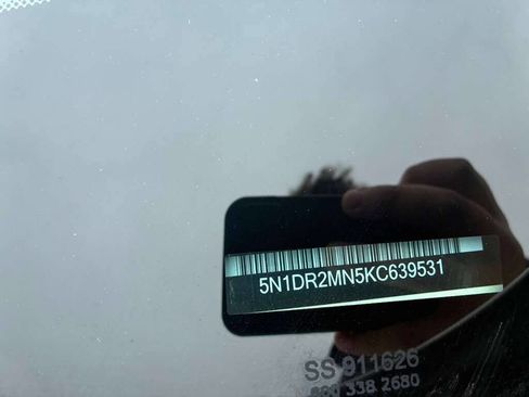 Used 2019 Nissan Pathfinder Platinum image 17