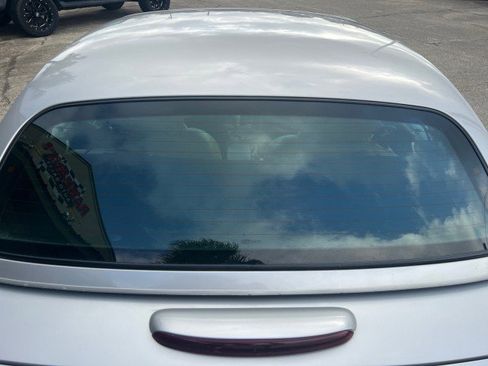 Used 2004 Ford Thunderbird image 31