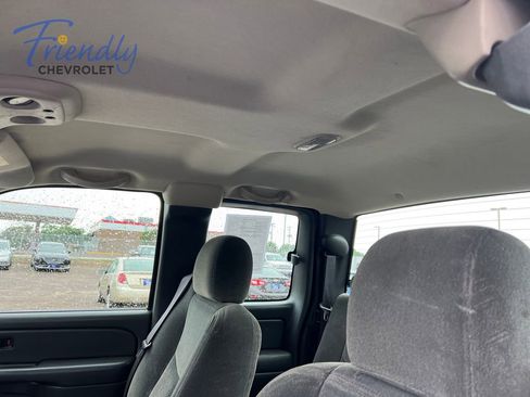 Used 2005 Chevrolet Silverado 2500 LS AWD/4WD image 13
