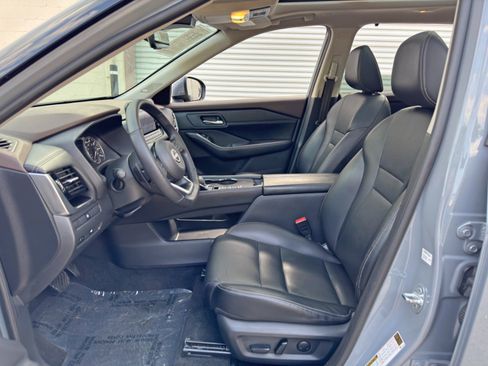 Used 2023 Nissan Rogue SL w/ SL Premium Package FWD image 16