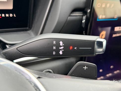 Used 2025 GMC Terrain Elevation w/ Black Edition image 28