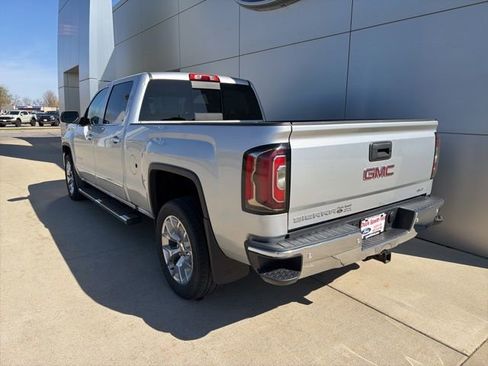 Used 2018 GMC Sierra 1500 SLT w/ SLT Premium Package AWD/4WD image 3