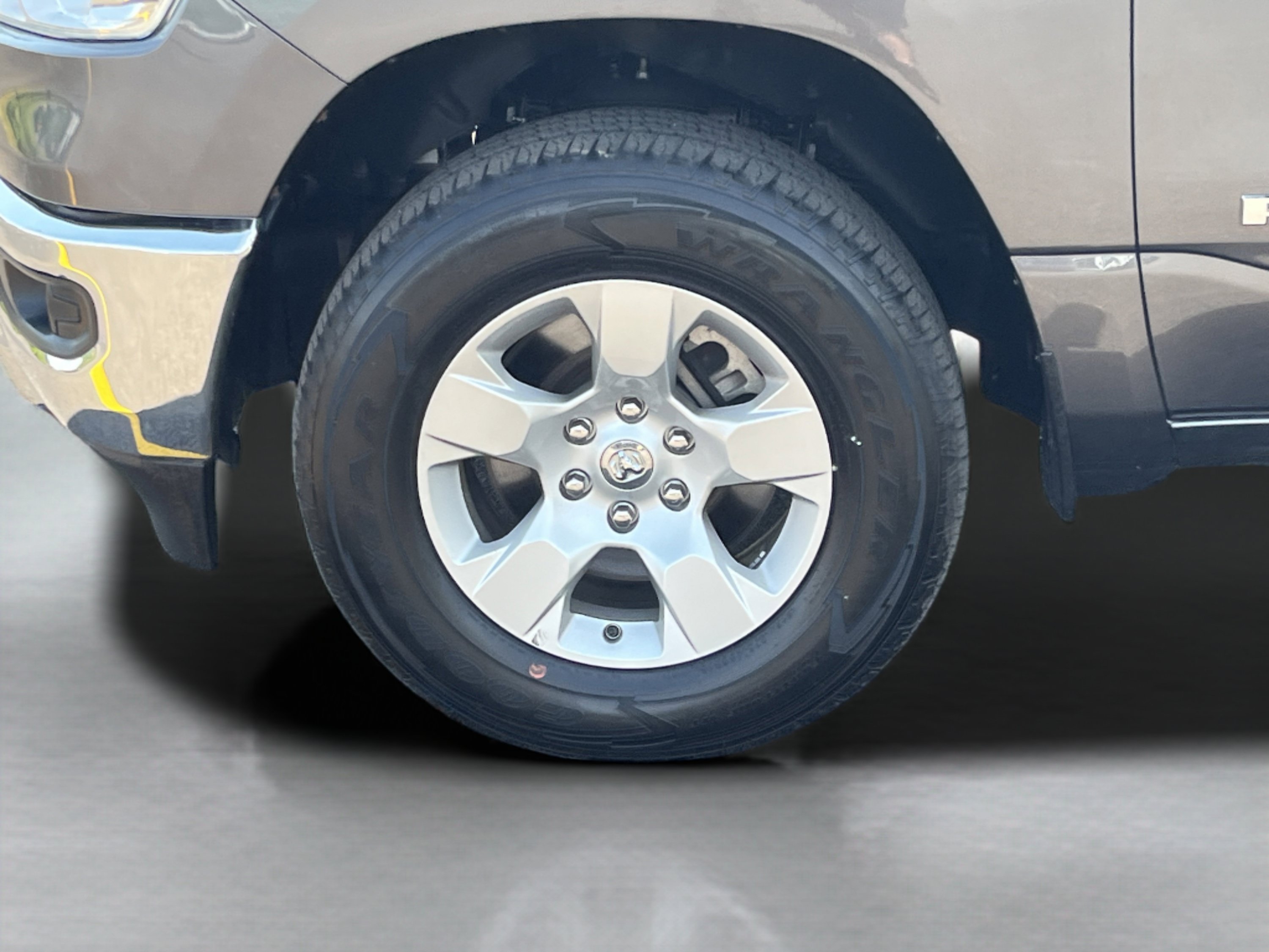Used 2023 RAM 1500 Big Horn AWD/4WD image 9