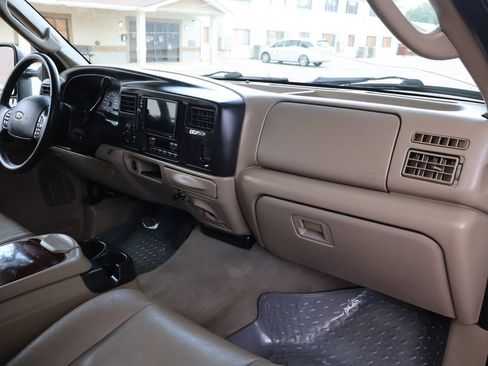Used 2005 Ford Excursion Limited AWD/4WD image 17