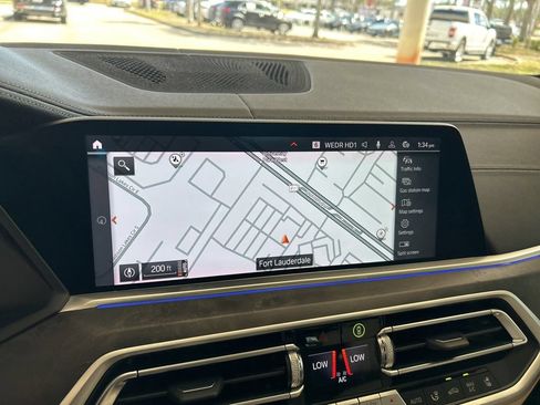 Used 2022 BMW X5 xDrive40i w/ M Sport Package AWD/4WD image 11