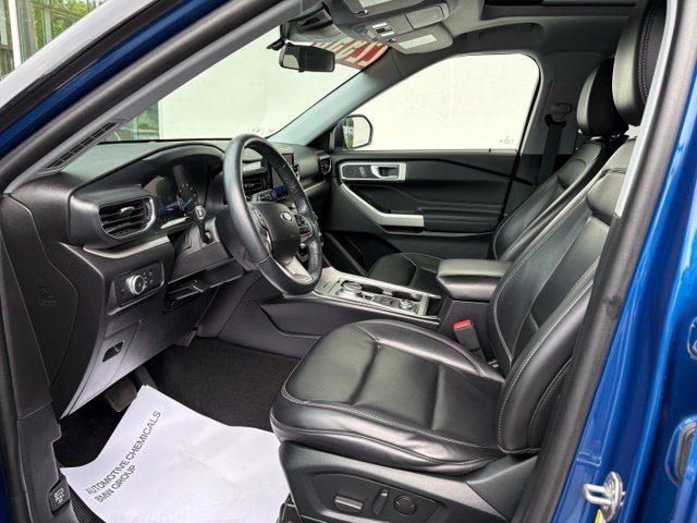 Used 2021 Ford Explorer XLT w/ Equipment Group 202A AWD/4WD image 10