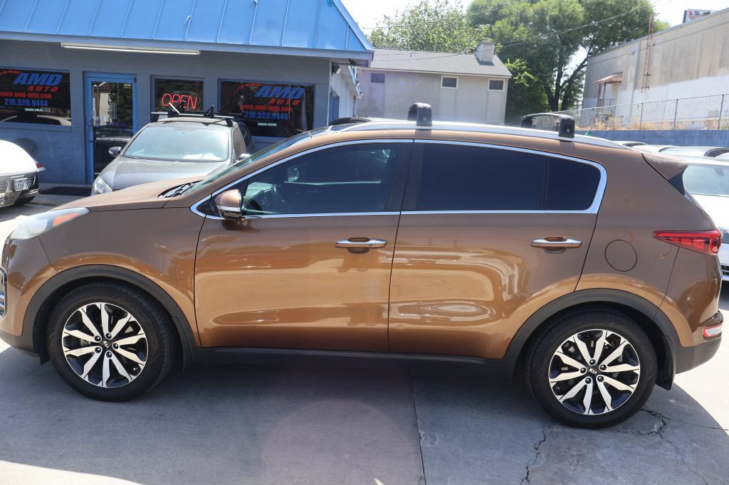 Used 2017 Kia Sportage EX w/ EX Technology Package FWD image 4