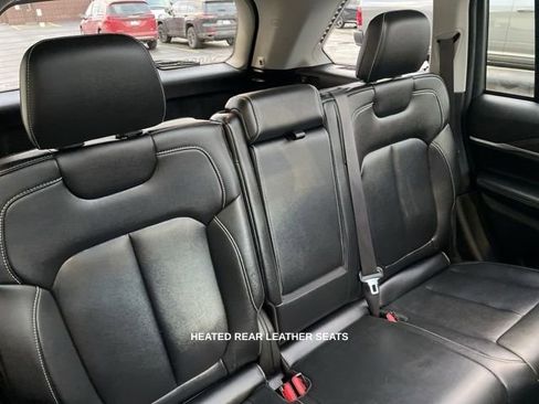 Used 2023 Jeep Grand Cherokee Limited image 8