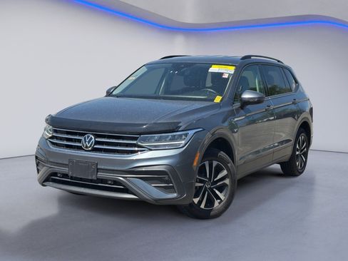 Used 2024 Volkswagen Tiguan S image 2
