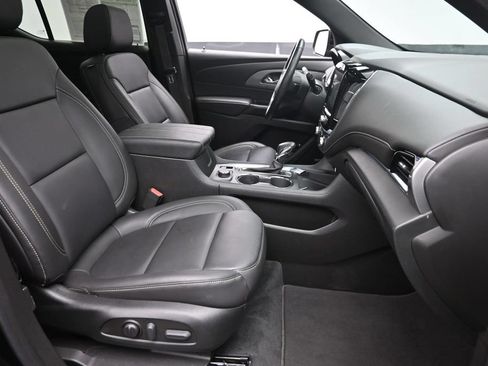 Used 2023 Chevrolet Traverse LT w/ LT Premium Package AWD/4WD image 9