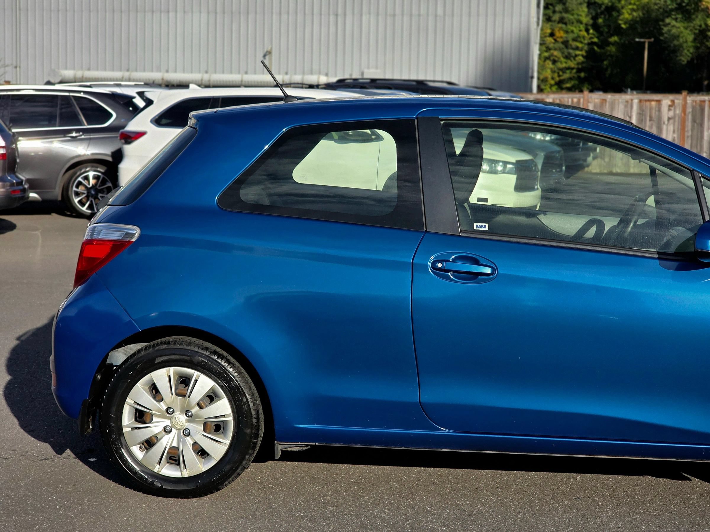 Used 2013 Toyota Yaris L FWD image 12