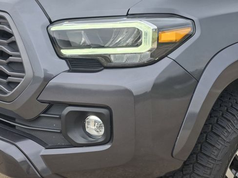 Used 2021 Toyota Tacoma TRD Sport w/ Technology Package AWD/4WD image 12