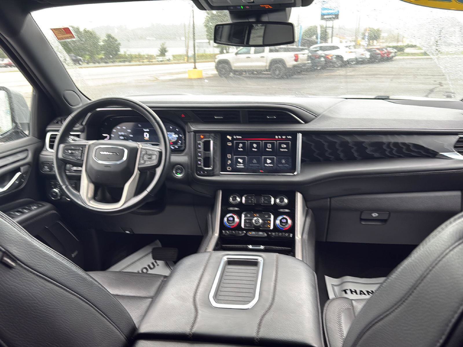 Used 2023 GMC Yukon Denali AWD/4WD image 34