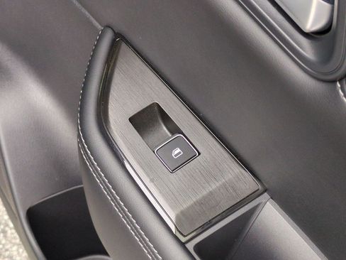 Certified 2025 Nissan Rogue SL w/ SL Premium Package FWD image 38