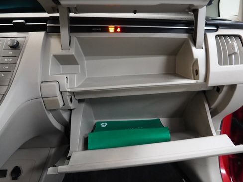 Used 2013 Toyota Prius image 34