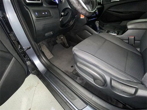 Used 2021 Hyundai Tucson SE image 12