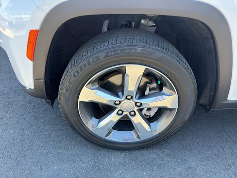 Used 2021 Jeep Grand Cherokee L Limited RWD image 21