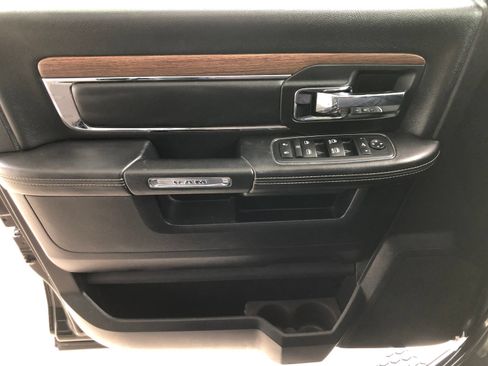 Used 2016 RAM 1500 Laramie AWD/4WD image 34